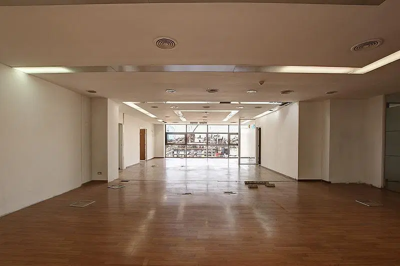 Oficina  en Venta   en Microcentro , contrafrente   de 360 m² de superficie total. 2