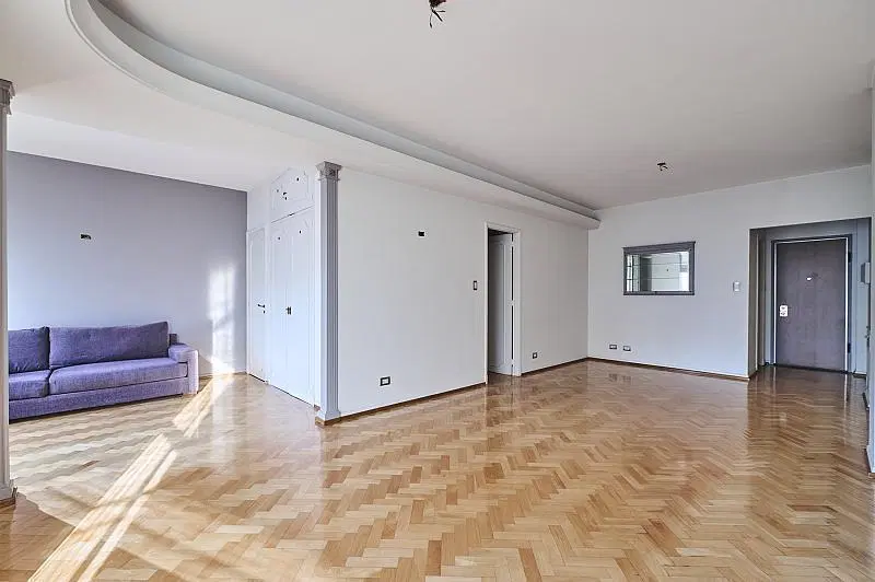 Departamento 3 ambientes Semipiso Reciclado Impecable Luminoso con baulera y balcón en Recoleta 1