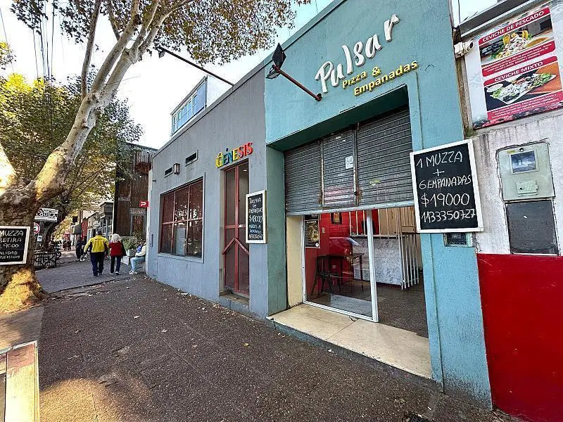 2 Locales comerciales EN VENTA sobre terreno de 600 m2, más vivienda. Monte Grande Centro. 4