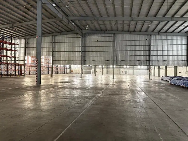 Excelente deposito de 4000 m2 cub en el parque industrial campana. ideal Logistica. 4