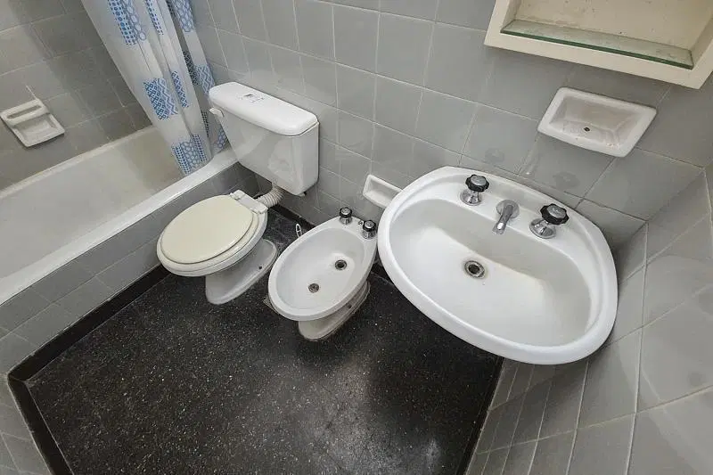 Dos ambientes en Recoleta. Piso alto lateral 2
