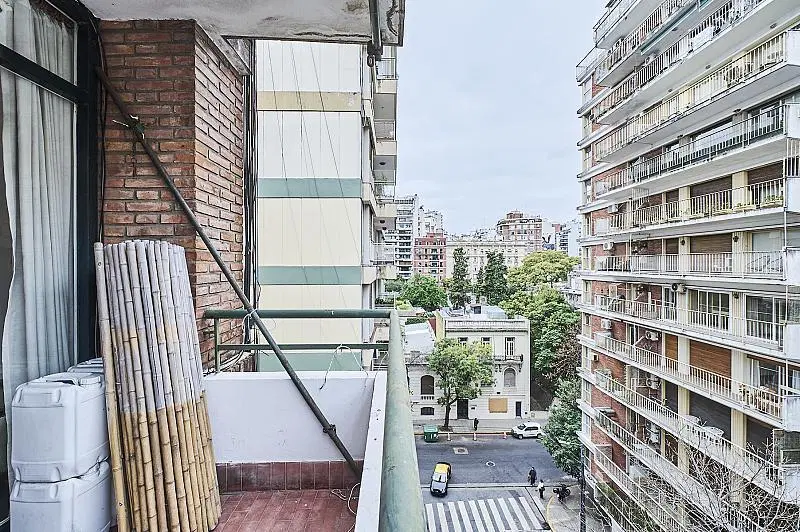 Departamento 3 ambientes Luminoso al frente con balcon y baulera en Recoleta 3