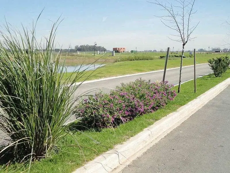 Lote INTERNO EN ESQUINA en Horizontes al Sur. Ruta 16, Presidente Perón. 4