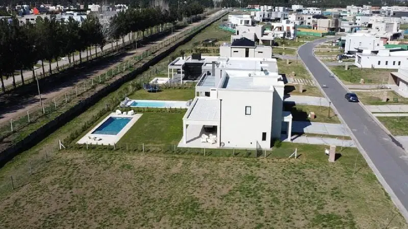 Lote en barrio San Felipe, lindero a San Simón. Canning Village, Ezeiza. 5