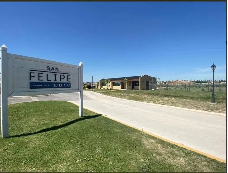 Lote en barrio San Felipe, lindero a San Simón. Canning Village, Ezeiza. 2