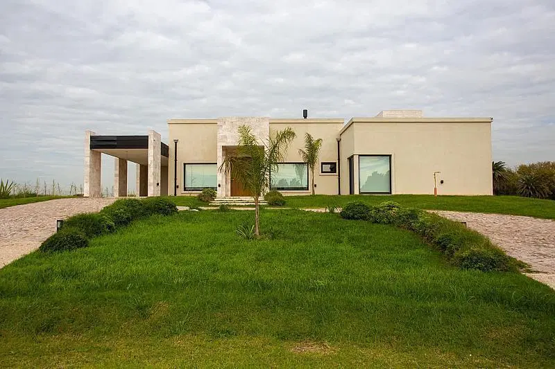 Casa a estrenar en Estancia Villa María, entorno tranquilo en Lagunas del Golf. Máximo Paz, Ezeiza. 1