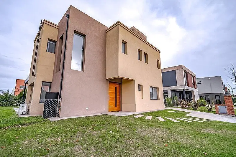 Casa en venta, Puertos del Lago. Bº Araucarias, 3 Dormitorios, Pileta, en cull de sac. 1