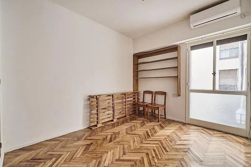 Oportunidad - depto de dos ambientes cerca de Plaza Vicente López. Remodelado. Recoleta 4