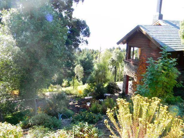 Venta excelente casa vista al lago 3 dormitorios mas dependencia, Barrio Antuhue, Bariloche 4
