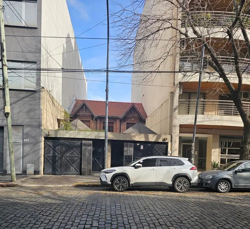 Terreno emplazado en el Barrio de Caballito sobre la calle Viel entre Jose Bonifacio y Av Directorio 2