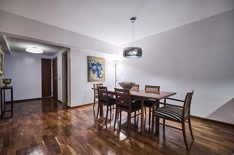 Departamento 4 ambientes balcon aterrazado cochera y baulera Al frente en Barrio Norte 4