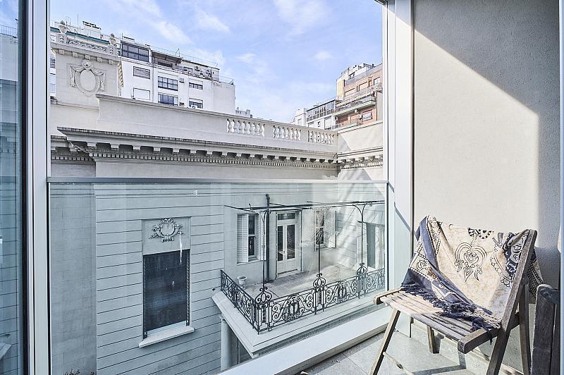 Departamento Monoambiente en esquina al frente Luminoso Impecable balcon en Barrio Norte