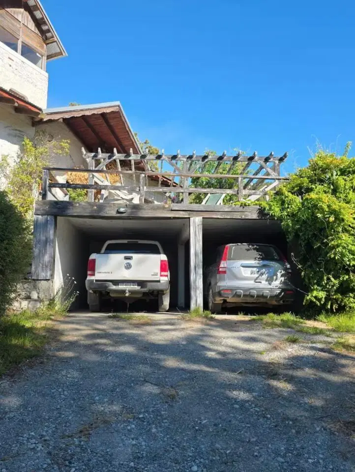 Venta Excelente casa 5 dormitorios, vista panorámica, San Ignacio del Cerro, Bariloche 3