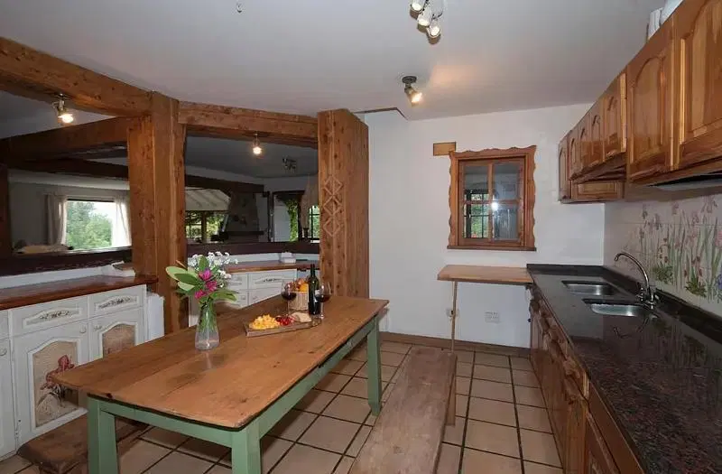 Venta Excelente casa 5 dormitorios, vista panorámica, San Ignacio del Cerro, Bariloche 2