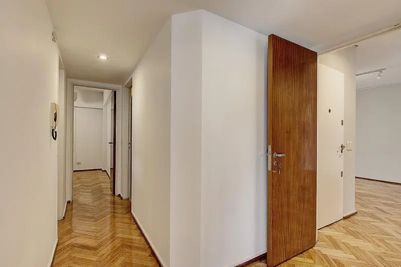 Excelente departamento todo reciclado e impecable de living comedor, 2 dormitorios, 2 baños y dep.. 4