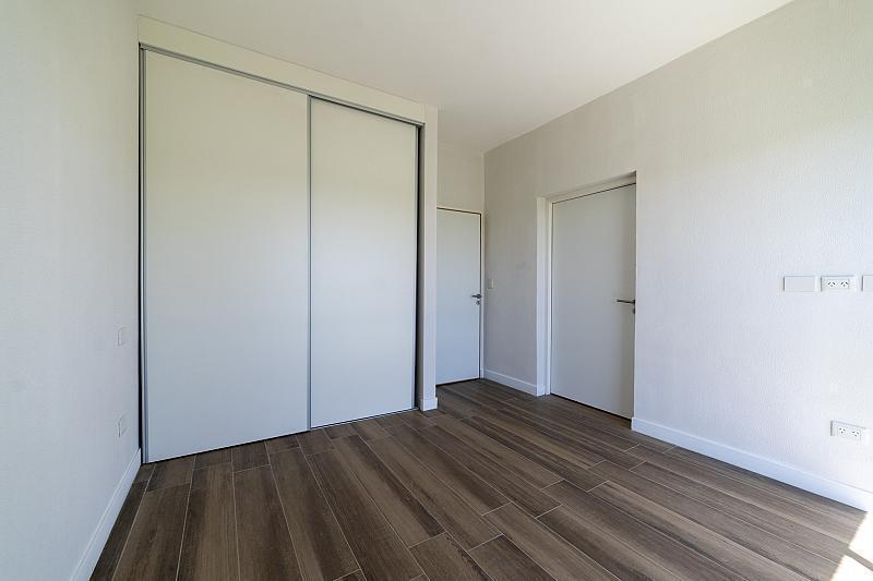 VENTA de casa a estrenar, 5 ambientes, 197m2 totales sobre lote de 694m2.