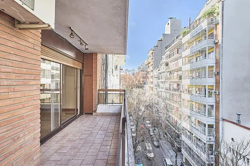Departamento 3 ambientes Semipiso Luminoso en esquina con balcon aterrazado en Recoleta 2