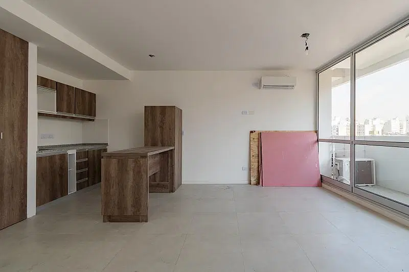Venta- Monoambiente divisible al Frente con balcónen San Telmo 5