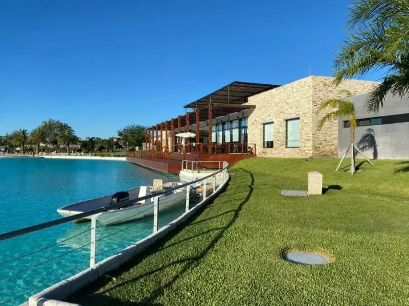 Lote con excelente ubicación en Terralagos, fondo al parque central. Canning, Ezeiza. 4