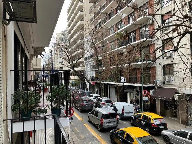 Departamento Monoambiente Luminoso Reciclado Apto profesional y comercial con balcon en Recoleta 4