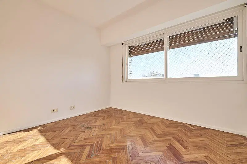 Excelente semipiso en Las Heras y Rodriguez Peña todo externo en Torre de Mario Roberto Alvarez 8