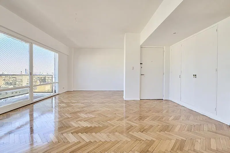 Excelente semipiso en Las Heras y Rodriguez Peña todo externo en Torre de Mario Roberto Alvarez 4