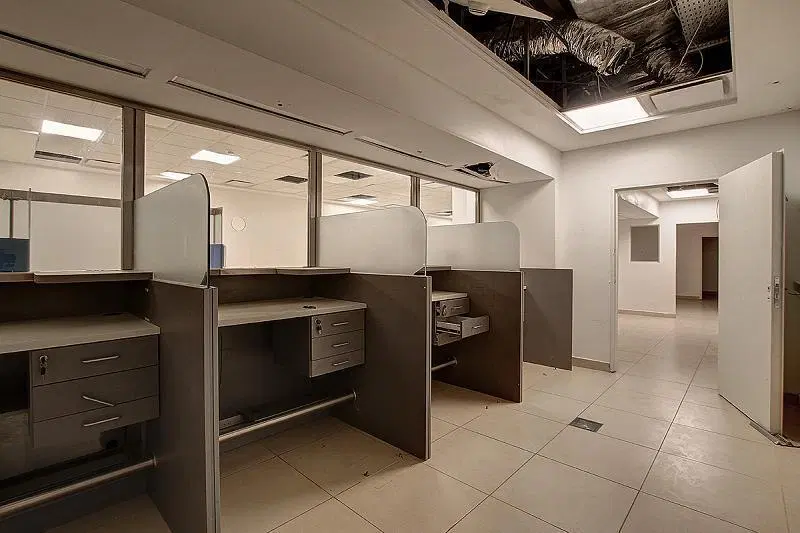 Estratégico edificio en block de locales y oficinas en Microcentro 4