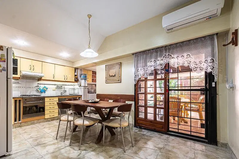 Venta Duplex 3 dormitorios Excelente con jardín y piscina Garage Villa Devoto 3