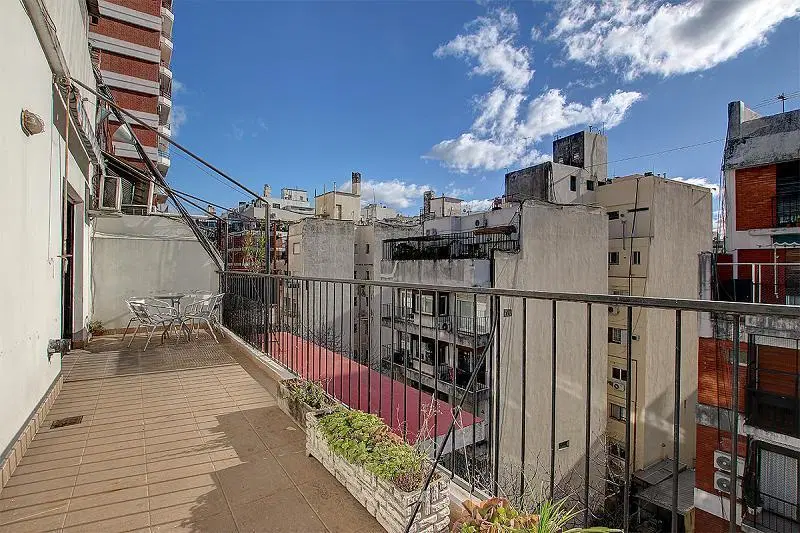 Departamento 3 ambientes Semipiso Luminoso al frente con balcon aterrazado en Recoleta 4