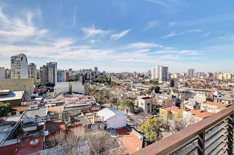 Departamento 2 ambientes Semipiso Luminoso Reciclado con balcon al frente en Parque Chacabuco 2