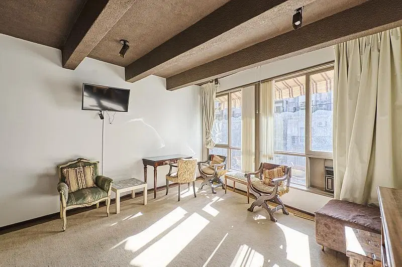 Amplio monoambiente dividido en Recoleta. Piso alto. Apto profesional, Serv.. centrales 5