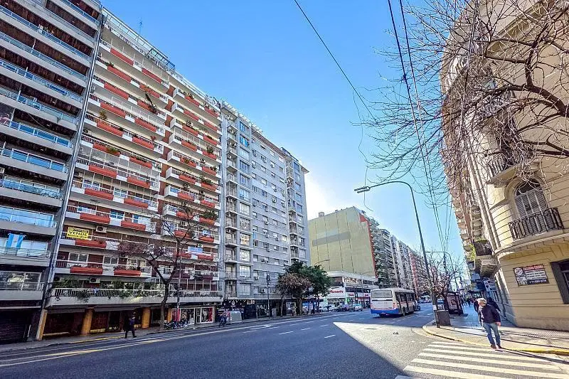 Venta Departamento 3 ambientes 2 baños Al frente Luminoso Caballito 8