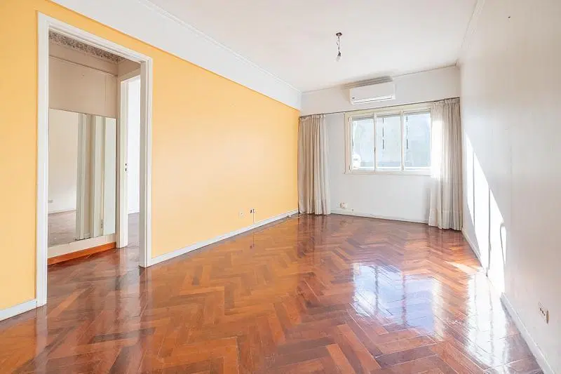 Venta Departamento 3 ambientes 2 baños Al frente Luminoso Caballito 2