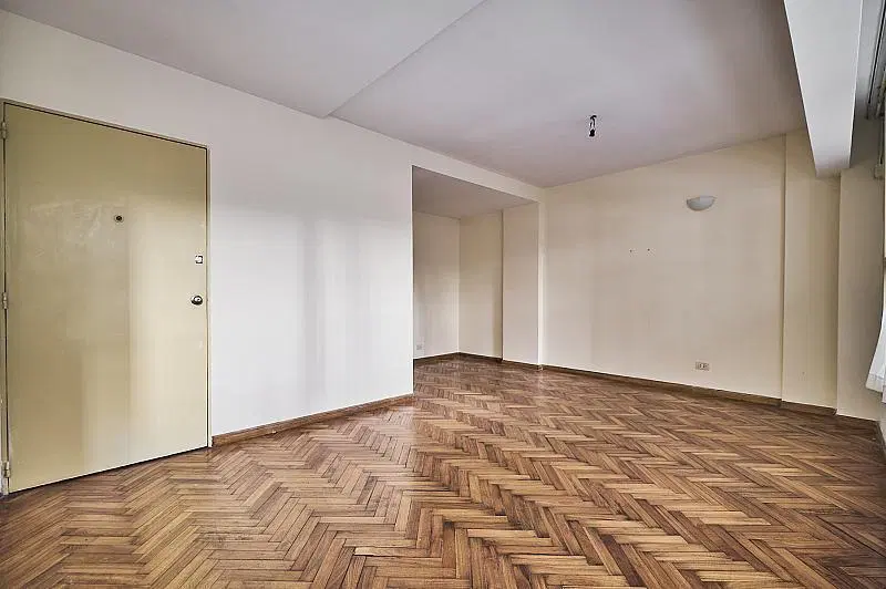 Departamento 3 ambientes Piso al frente sobre Avenida con balcon cubierto en Las Cañitas 3