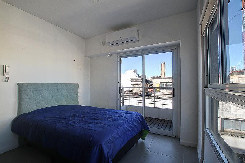 Foto de Venta Departamento monoambiente Amplio al frente con balcón Bajas, imagen 3