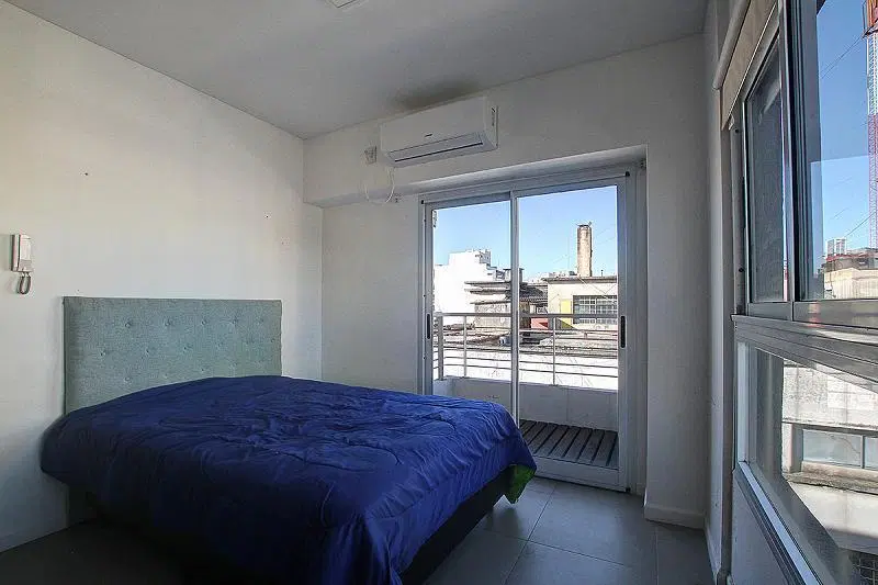 Venta Departamento monoambiente Amplio al frente con balcón Bajas expensas Almagro 3