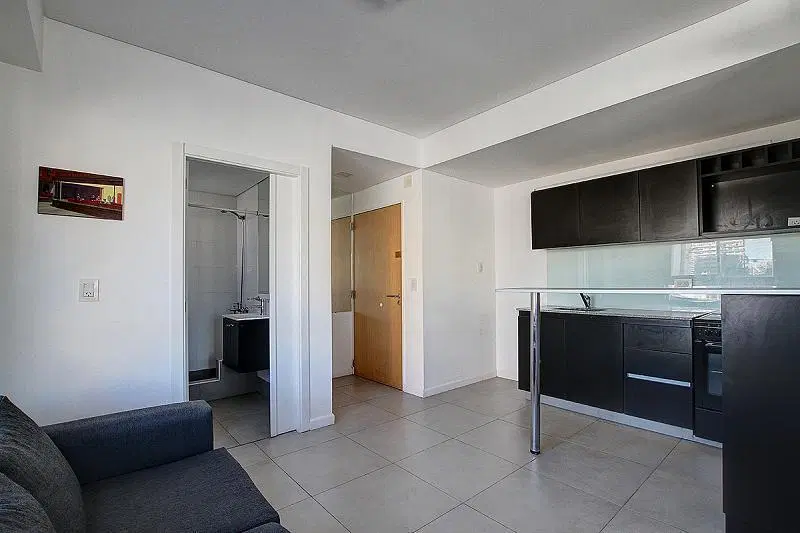 Venta Departamento monoambiente Amplio al frente con balcón Bajas expensas Almagro 8