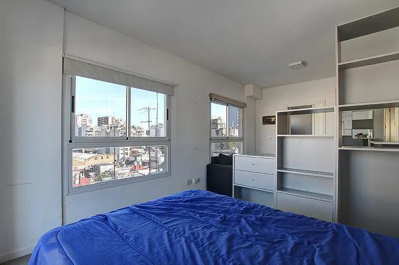 Venta Departamento monoambiente Amplio al frente con balcón Bajas expensas Almagro 4