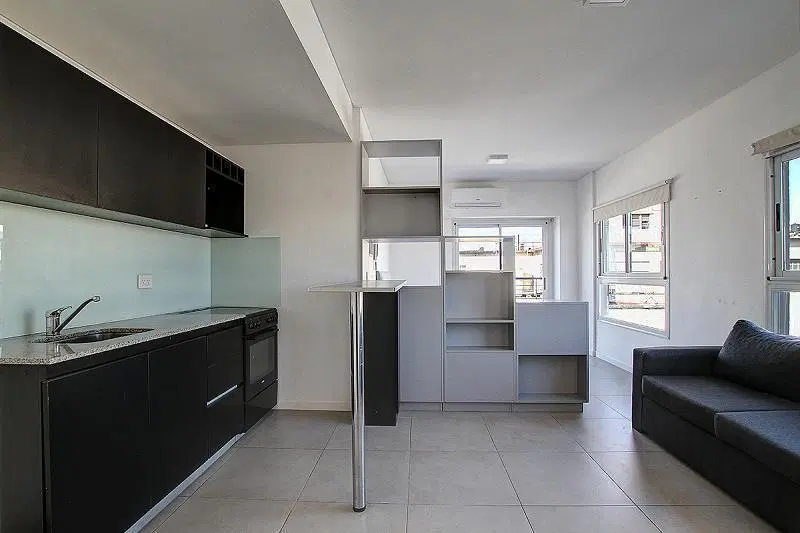 Venta Departamento monoambiente Amplio al frente con balcón Bajas expensas Almagro 2