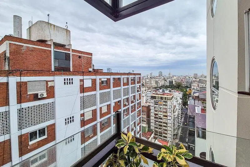 Departamento 5 ambientes Piso frente Dependencia cochera baulera Luminoso vista torre en Recoleta 5