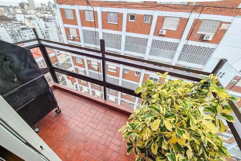 Departamento 5 ambientes Piso frente Dependencia cochera baulera Luminoso vista torre en Recoleta 5