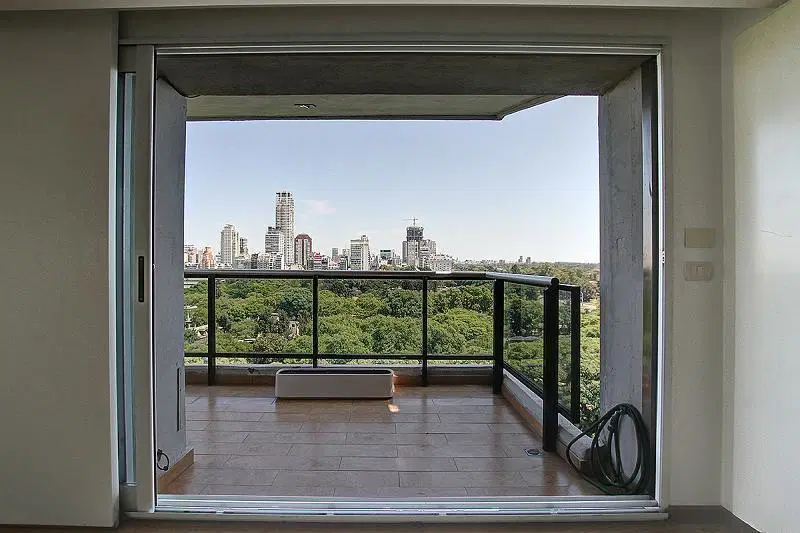 Piso alto. Impecable.  4 ambientes en Palermo 5
