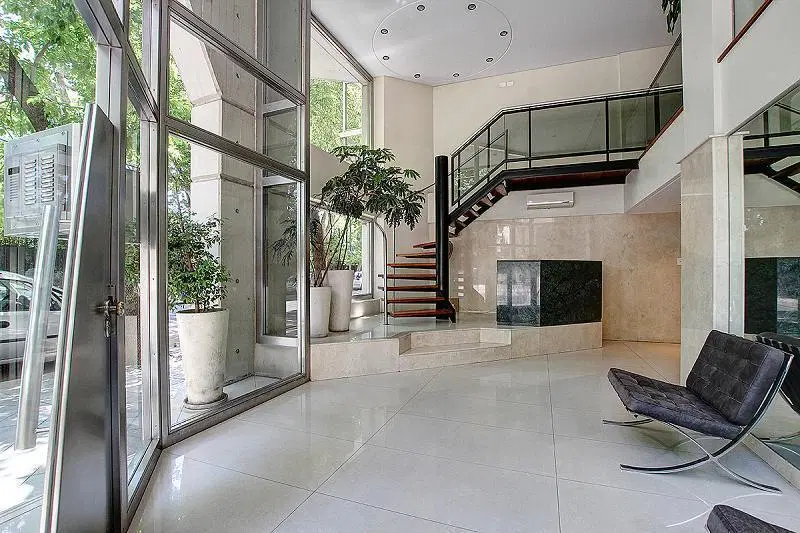 Piso alto. Impecable.  4 ambientes en Palermo 2