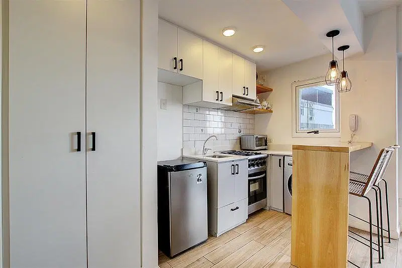 Departamento Monoambiente Luminoso Reciclado Impecable con balcon y seguridad en Barrio Norte 5