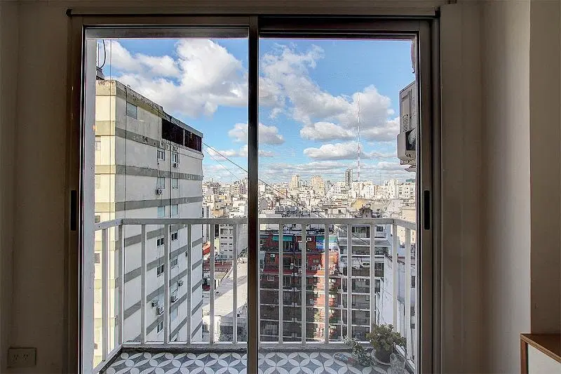 Departamento Monoambiente Luminoso Reciclado Impecable con balcon y seguridad en Barrio Norte 8