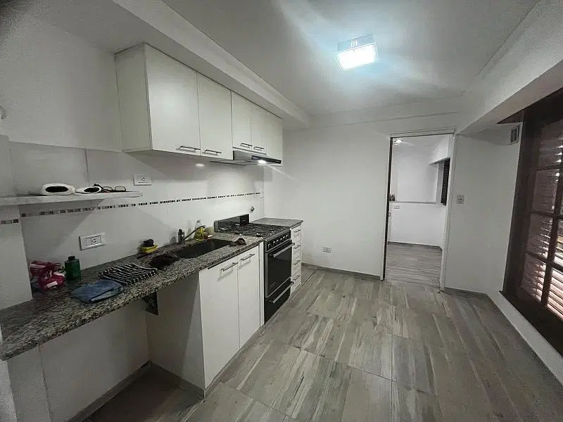 Departamento de 2 ambientes en ALQUILER en un primer piso. Turdera, Lomas de Zamora. 3