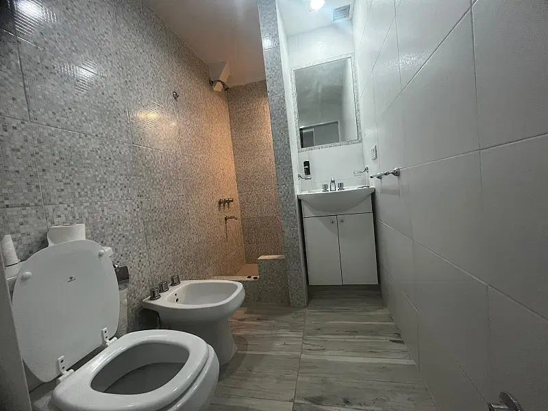 Departamento de 2 ambientes en ALQUILER en un primer piso. Turdera, Lomas de Zamora. 6