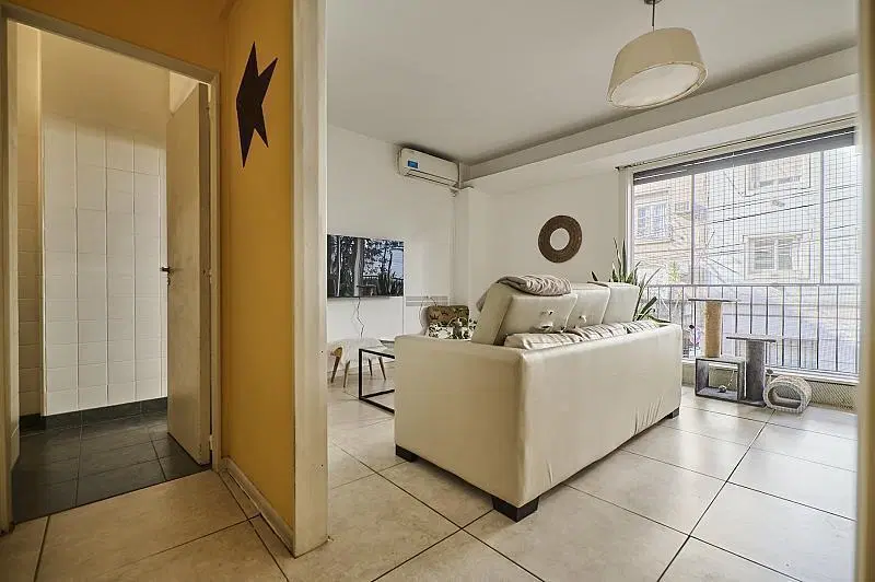 Venta Recoleta Semipiso 4 ambientes Al frente con balcón y patio/lavadero 3