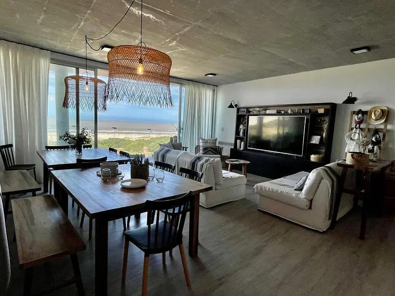 Venta departamento 3 ambientes equipado en North Beach, con gran calidad, balcon corrido primera lin 2
