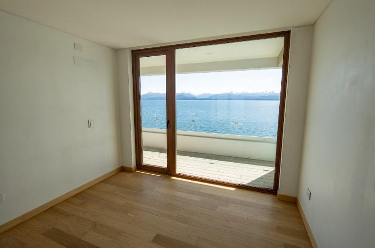 Foto de Venta Bariloche Departamento 3 ambientes amplio con vistas al lago., imagen 1